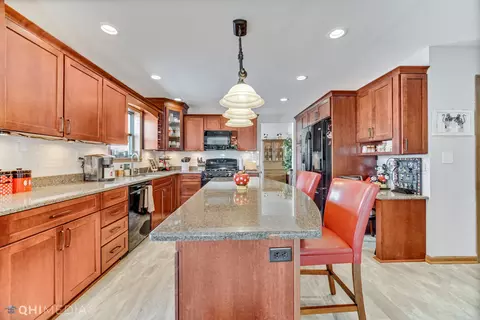 2835 Stone Ridge Dr, Kankakee, IL 60901 photo 4