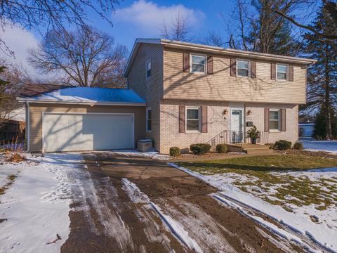 6 Crestwood Ct, Normal, IL 61761 photo 2