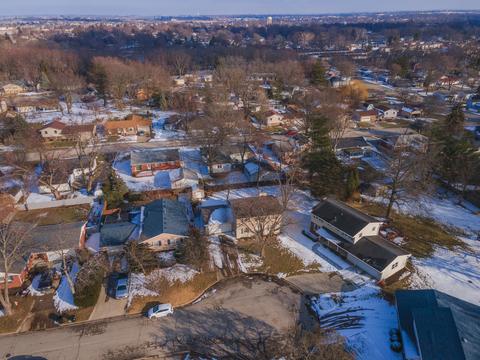 6 Crestwood Ct, Normal, IL 61761 photo 3