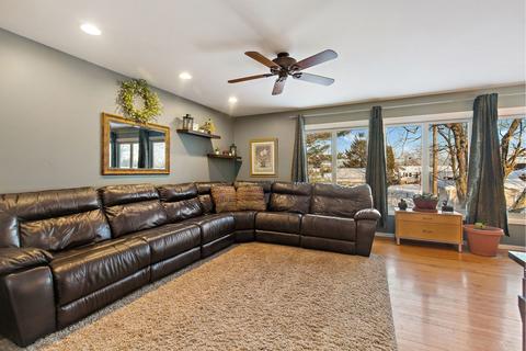 1275 Hassell Ct, Hoffman Estates, IL 60169 photo 3