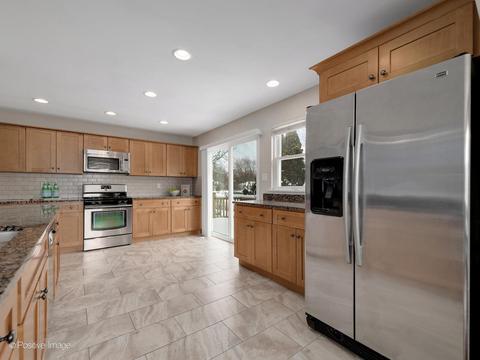 1111 Bristol Ct, Wheaton, IL 60189 photo 7