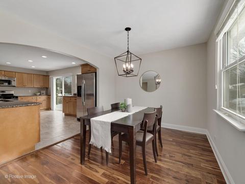 1111 Bristol Ct, Wheaton, IL 60189 photo 5