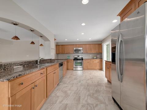 1111 Bristol Ct, Wheaton, IL 60189 photo 6