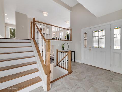 1111 Bristol Ct, Wheaton, IL 60189 photo 2