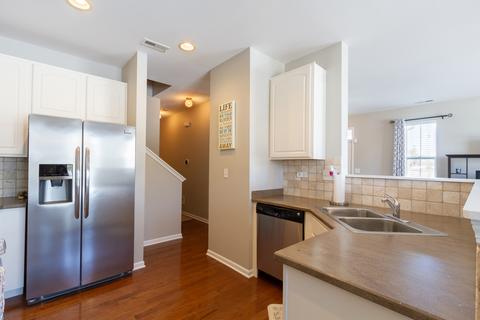 421 Azalea St, Elgin, IL 60124 photo 8