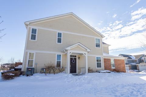 421 Azalea St, Elgin, IL 60124 photo 2