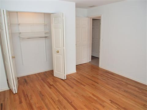 1061 Huron Dr, Elgin, IL 60120 photo 26