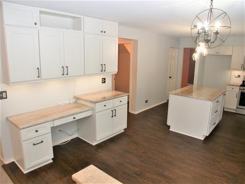 1061 Huron Dr, Elgin, IL 60120 photo 9
