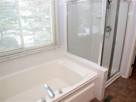 1061 Huron Dr, Elgin, IL 60120 photo 22