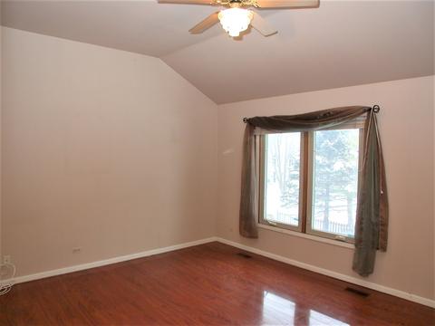 1061 Huron Dr, Elgin, IL 60120 photo 17