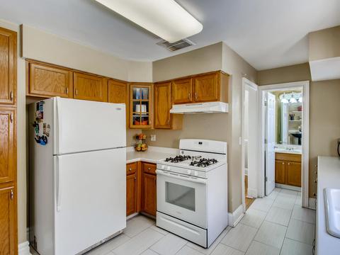 610 E Shabonee Trl, Mount Prospect, IL 60056 photo 10