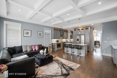 627 E Bowen Ave, Chicago, IL 60653 photo 3