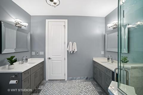 627 E Bowen Ave, Chicago, IL 60653 photo 9