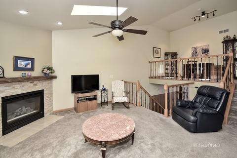 2005 Jeffrey Ln, Elgin, IL 60123 photo 3