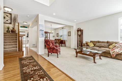3053 Sutton St, Elgin, IL 60124 photo 3
