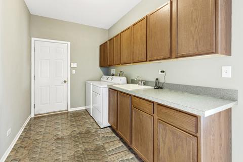 3053 Sutton St, Elgin, IL 60124 photo 13
