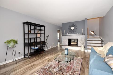 966 Marbilynn Dr, Elgin, IL 60120 photo 7