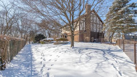 2114 Aberdeen Ct, Wheaton, IL 60189 photo 3