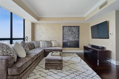 180 E Pearson St #5802, Chicago, IL 60611 photo 11