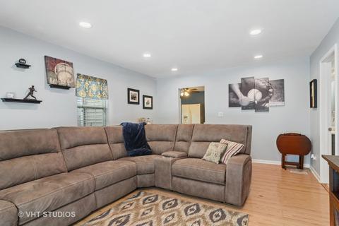 3704 Meadow Dr, Rolling Meadows, IL 60008 photo 7