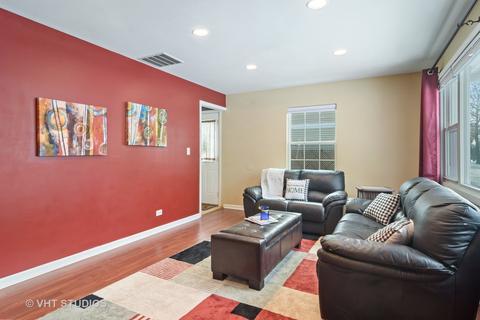 3704 Meadow Dr, Rolling Meadows, IL 60008 photo 3