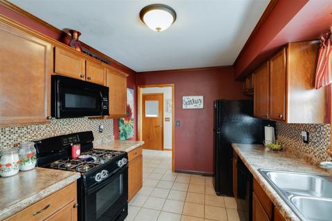 105 E Main St, Danvers, IL 61732 photo 11