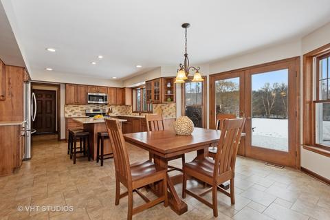 5 N705 Rochefort Ln, Wayne, IL 60184 photo 9