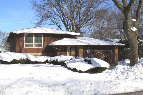 2020 E Cayuga Ln, Mount Prospect, IL 60056 photo 1