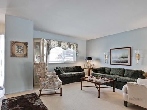 1605 Blackhawk Trl, Wheeling, IL 60090 photo 2