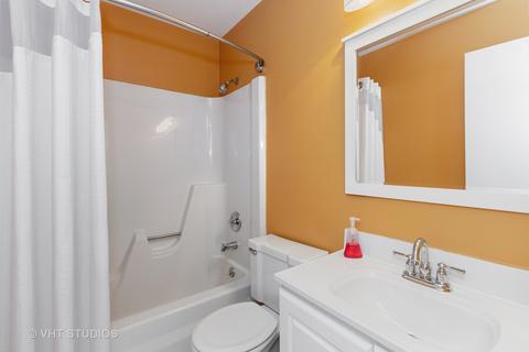 669 Beth Ct, Gurnee, IL 60031 photo 15