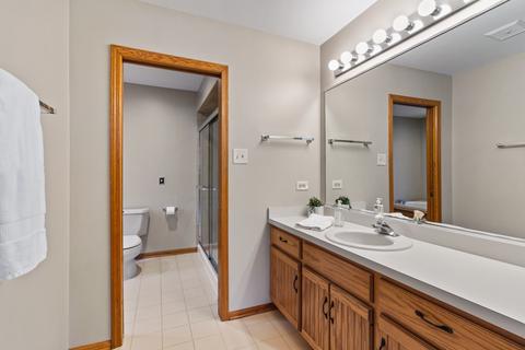 8140 Sunset Rd, Willowbrook, IL 60527 photo 12