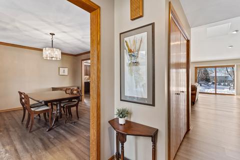 8140 Sunset Rd, Willowbrook, IL 60527 photo 2