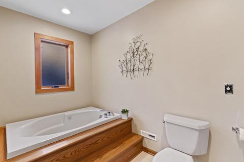 8140 Sunset Rd, Willowbrook, IL 60527 photo 13