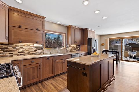 8140 Sunset Rd, Willowbrook, IL 60527 photo 9
