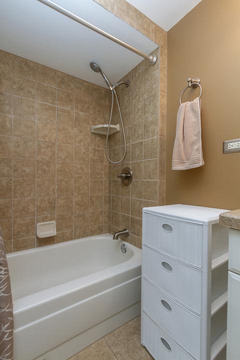 560 Hillcrest Blvd, Hoffman Estates, IL 60169 photo 13