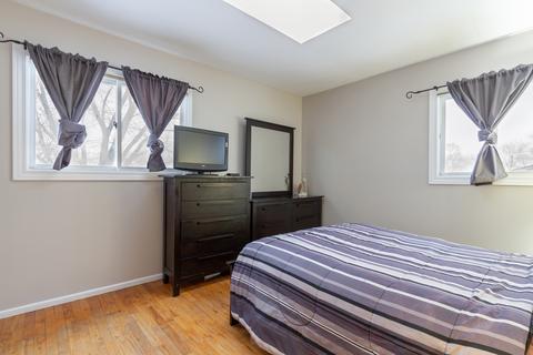 560 Hillcrest Blvd, Hoffman Estates, IL 60169 photo 14