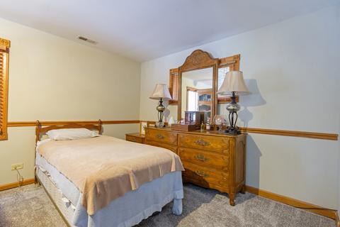 560 Hillcrest Blvd, Hoffman Estates, IL 60169 photo 23