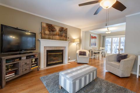 560 Hillcrest Blvd, Hoffman Estates, IL 60169 photo 5