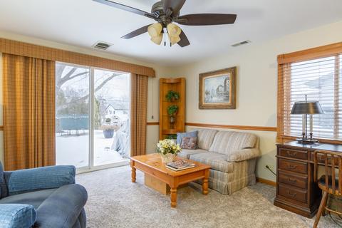560 Hillcrest Blvd, Hoffman Estates, IL 60169 photo 21