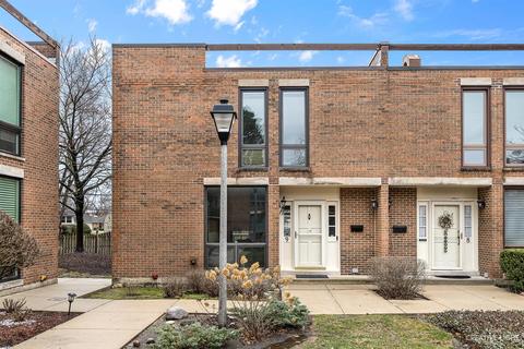 9 Willow Tree Ct, Elmhurst, IL 60126 photo 2