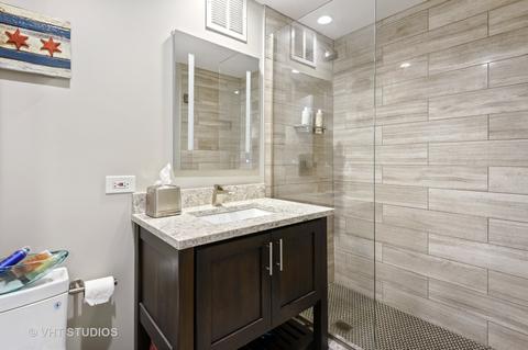 100 E Huron St #1503, Chicago, IL 60611 photo 17