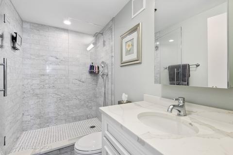 100 E Huron St #1503, Chicago, IL 60611 photo 14
