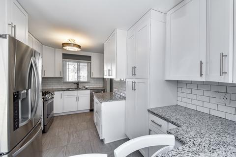 1602 Leytonstone Dr, Wheaton, IL 60189 photo 6