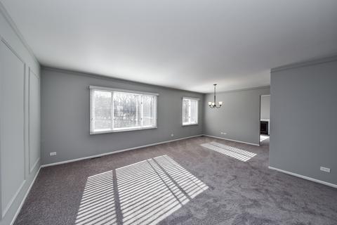 1602 Leytonstone Dr, Wheaton, IL 60189 photo 4