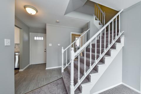 1602 Leytonstone Dr, Wheaton, IL 60189 photo 2