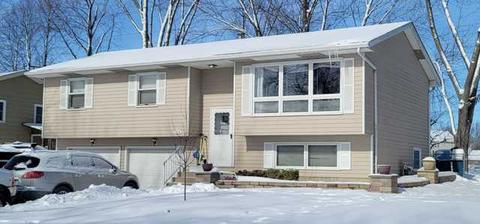 1220 Constellation Dr, Aurora, IL 60505 photo 1