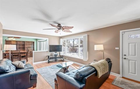 3002 Oriole Ln, Rolling Meadows, IL 60008 photo 3