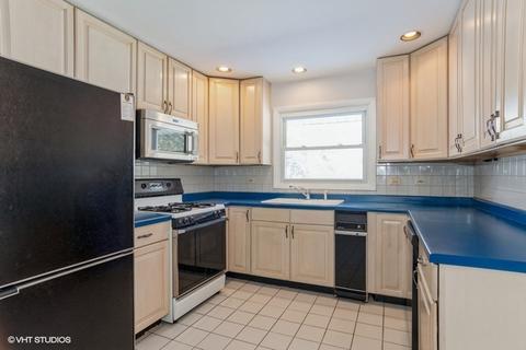 3665 N Firestone Dr, Hoffman Estates, IL 60192 photo 3