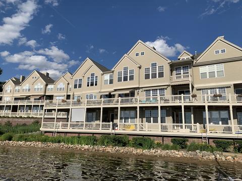 385 Sundown Ct #E, Wauconda, IL 60084 photo 1