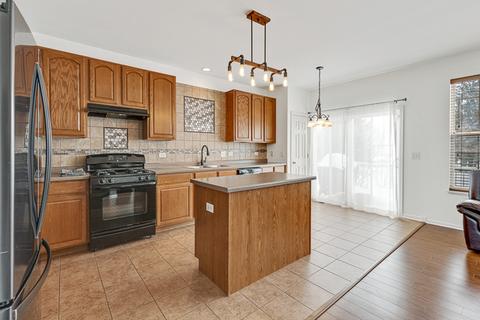 4074 Pompton Ave, Elgin, IL 60124 photo 10